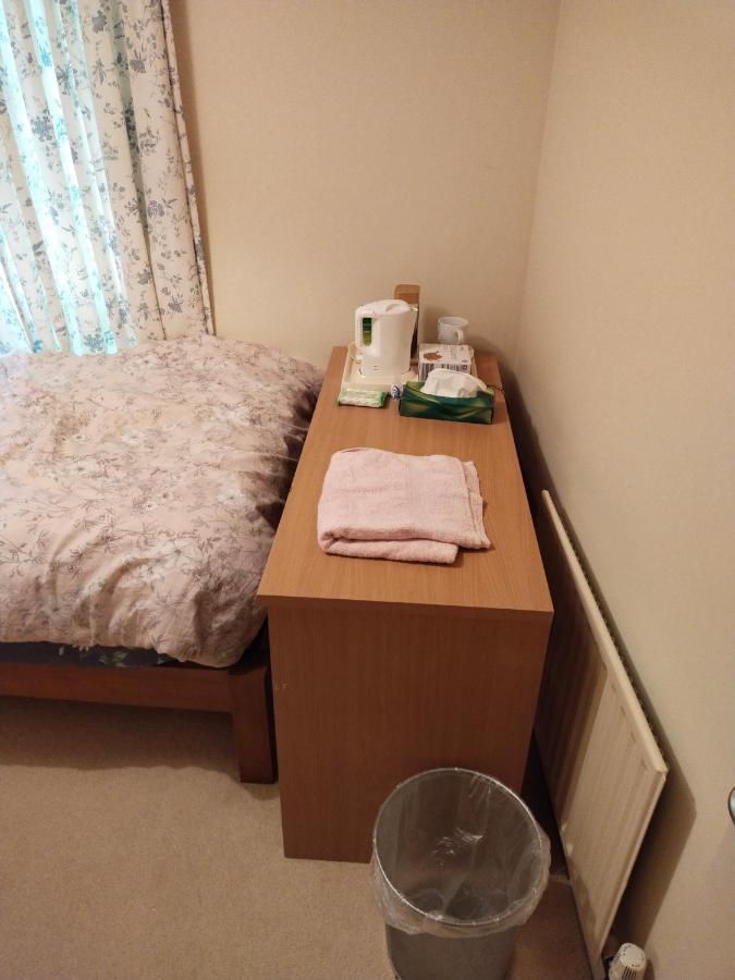 Crescent Apartments Homestay Корк Екстер'єр фото